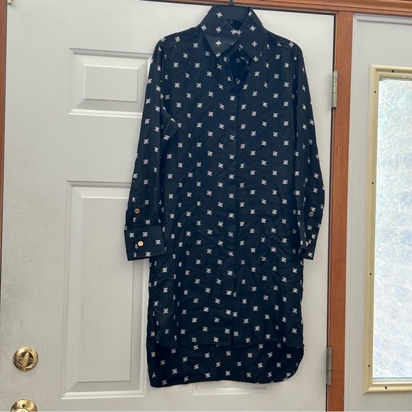 $1790 New 🆕 Fendi Kaligraph logo print silk button dress size 40 - Picture 6 of 12